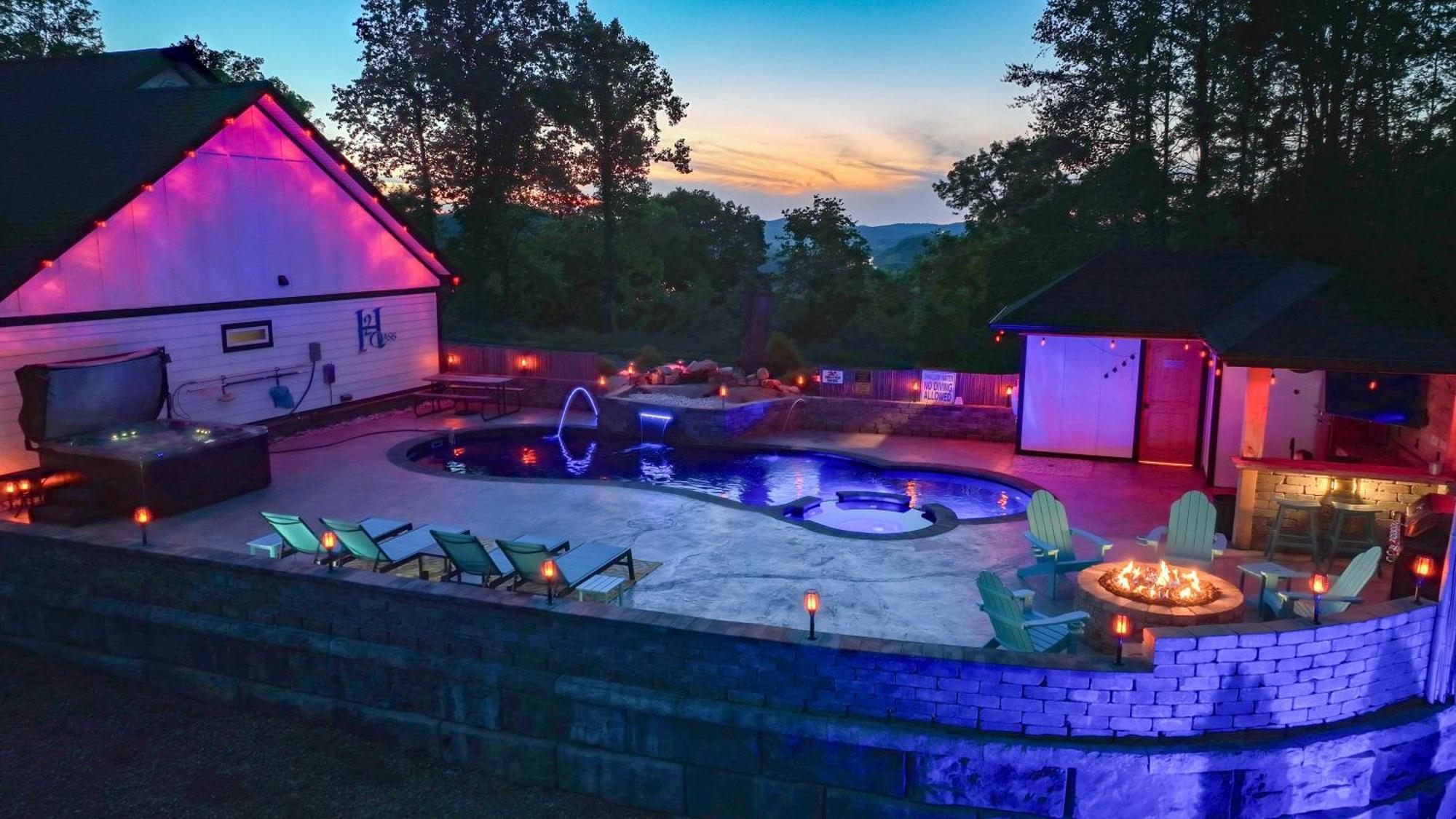 H2Oasis Incredible Pool Retreat With Mountains Views! Villa Sevierville Exterior photo