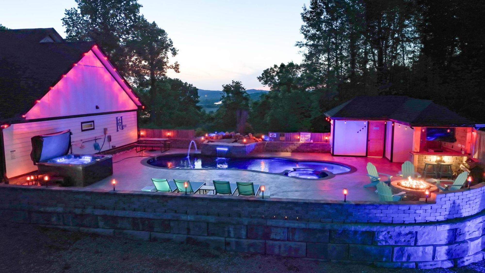 H2Oasis Incredible Pool Retreat With Mountains Views! Villa Sevierville Exterior photo